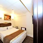 Hotell Elysion 2*